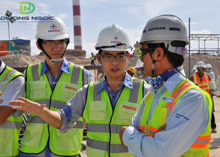 Áo gile xây dựng giúp bảo vệ sự an toàn của chính bạn trong môi trường làm việc thiếu ánh sáng
